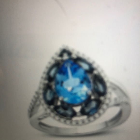 Meet your Posher, Pamela - Picture 2 of 2